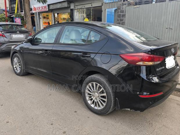 Hyundai Elantra 2018 Black