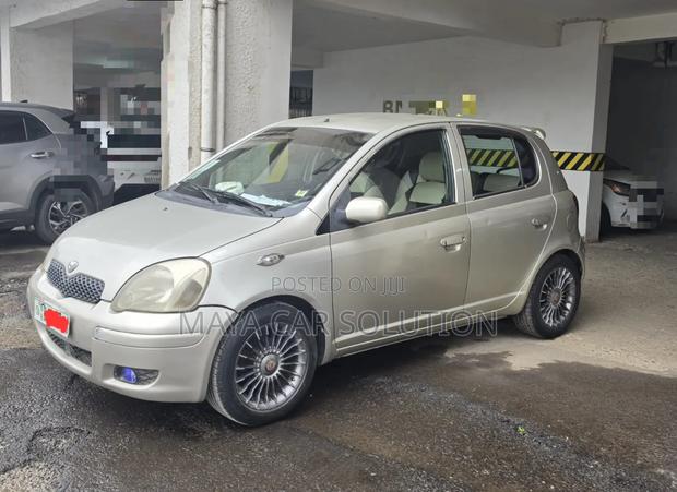 Toyota Vitz 2002 Gold