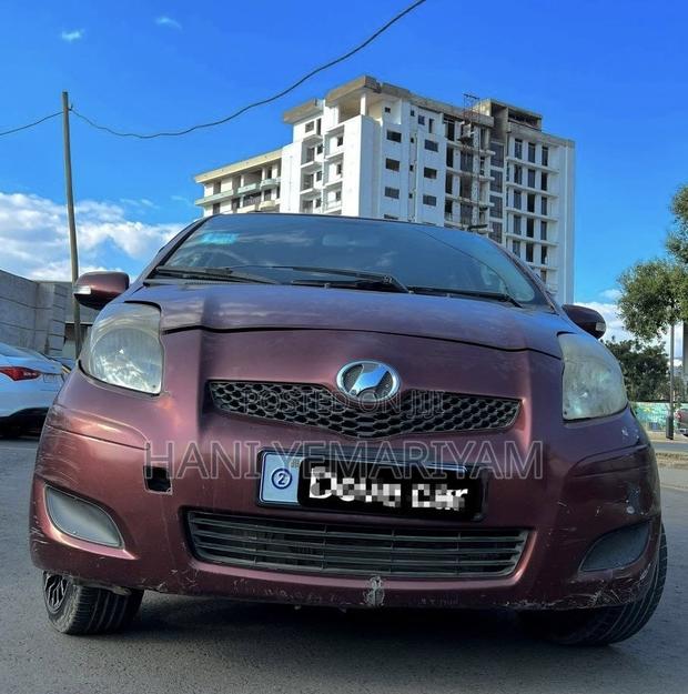 Toyota Yaris 2010 Burgundy