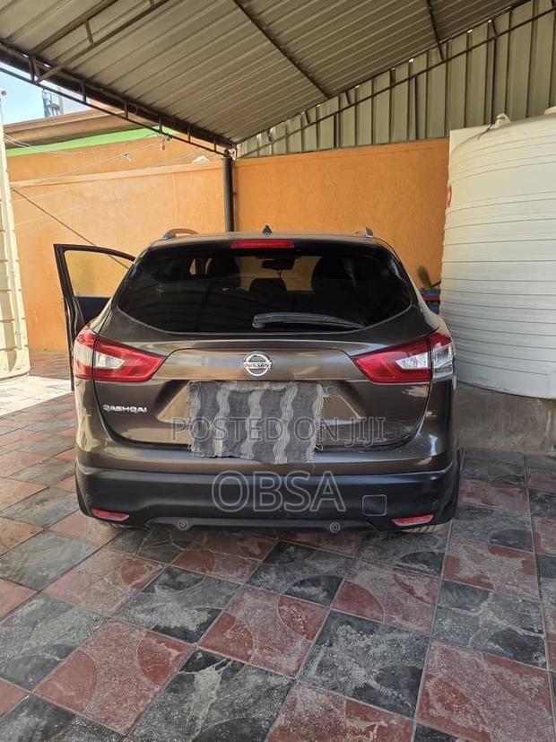 Nissan Qashqai 2018 Brown