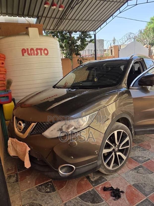 Nissan Qashqai 2018 Brown