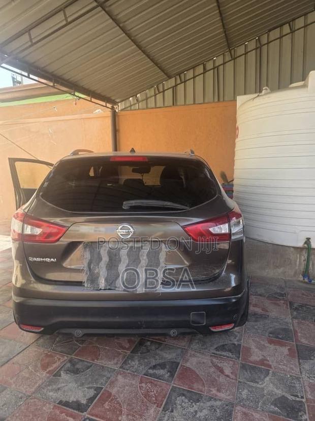 Nissan Qashqai 2018 Brown
