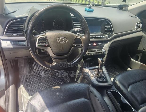 Hyundai Avante 2017 Silver