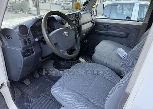 Toyota Land Cruiser 2014 White