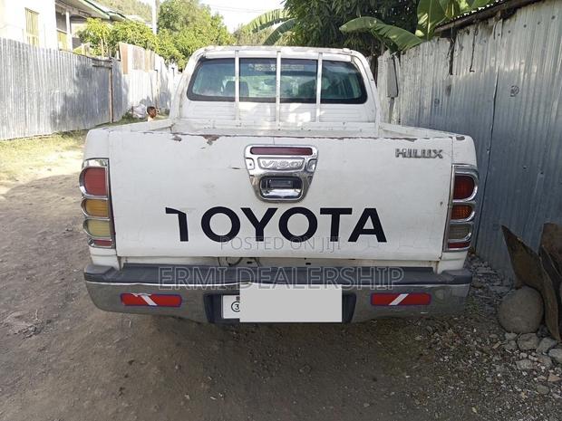 Toyota Hilux 2007 White