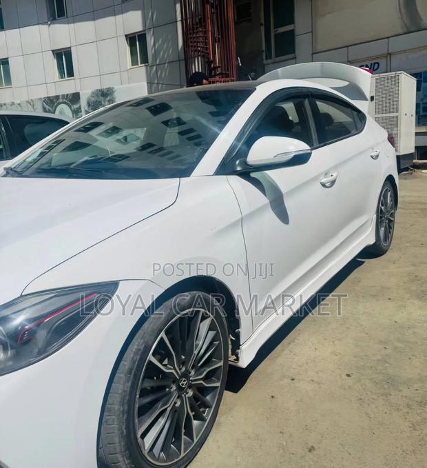 Hyundai Avante 2017 White