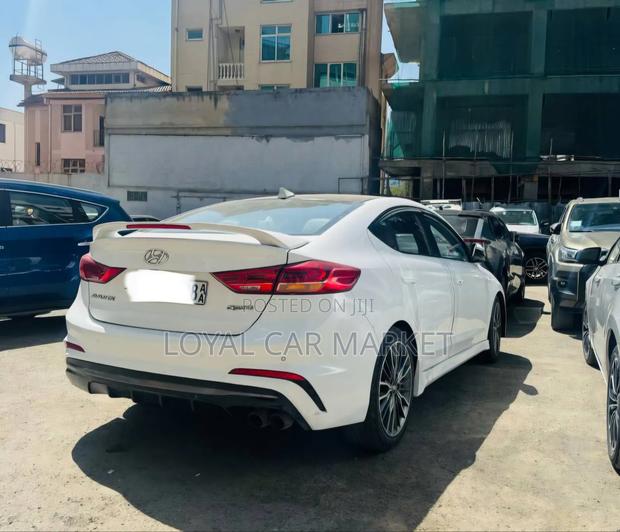 Hyundai Avante 2017 White
