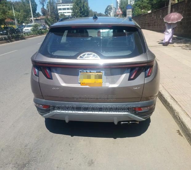 Hyundai Tucson 2023 Brown