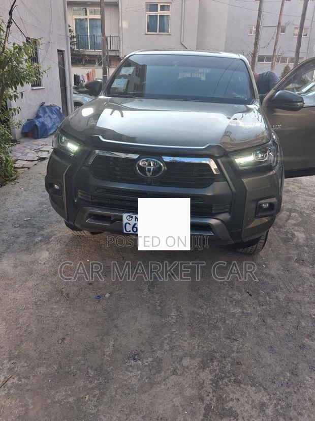 Toyota Hilux Revo Double Cab Deisel 2.8 AWD 2022 Gray