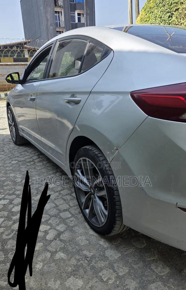 Hyundai Avante 2016 Silver