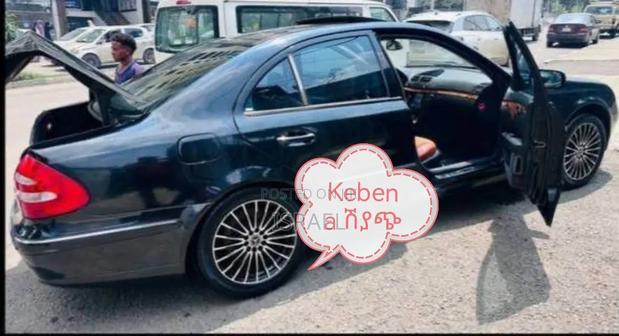 Mercedes-Benz E200 2004 Black