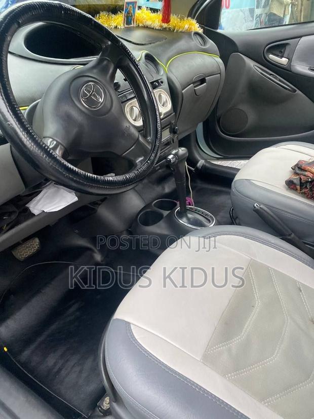 Toyota Vitz 2004