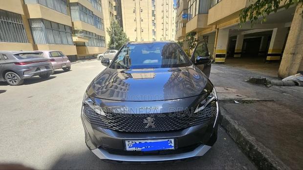 Peugeot 5008 2021 Gray