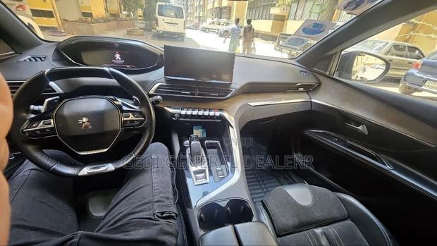 Peugeot 5008 2021 Gray