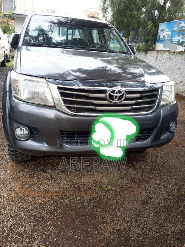 Toyota Hilux 2012 Black