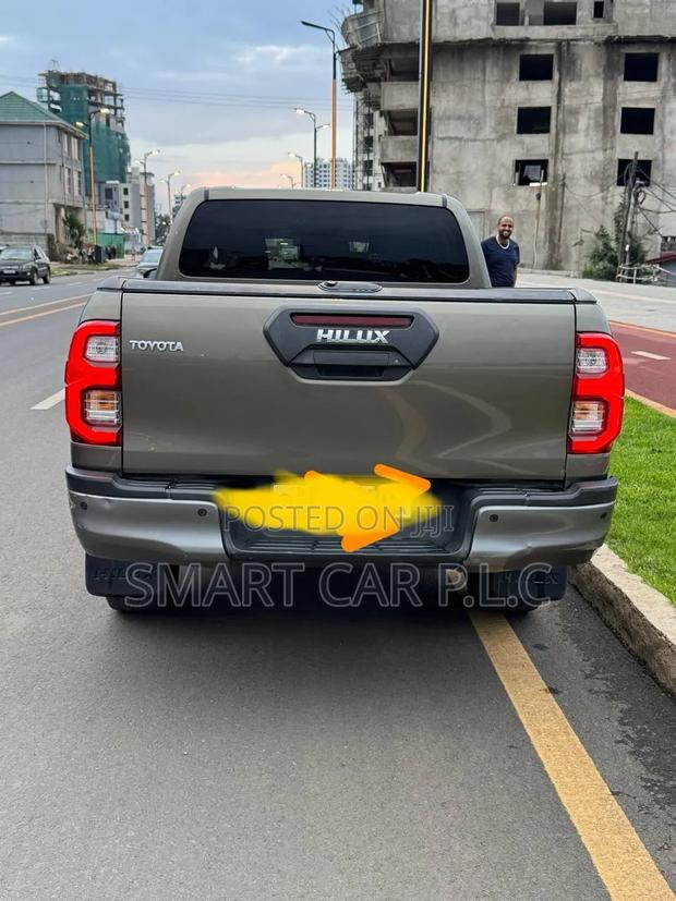 Toyota Hilux Revo Double Cab Deisel 2.4 AWD 2021 Gray