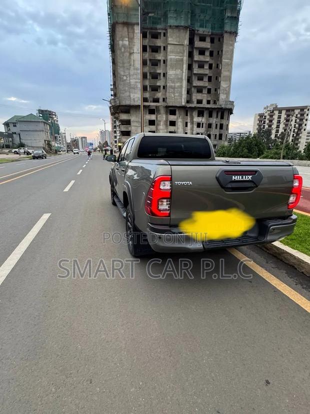 Toyota Hilux Revo Double Cab Deisel 2.4 AWD 2021 Gray