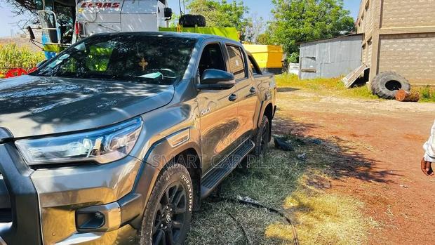 Toyota Hilux Revo Double Cab Deisel 2.4 AWD 2021 Gray