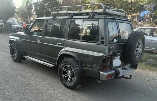 Nissan Patrol 1995 Green