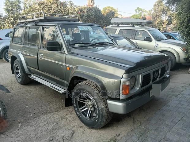 Nissan Patrol 1995 Green