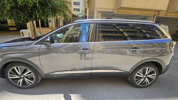 Peugeot 5008 2020 Gray