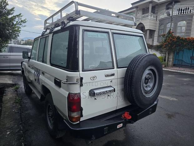 Toyota Land Cruiser 3.3 Diesel 4WD 2021 White
