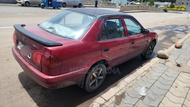 Toyota Corolla 2000 Red
