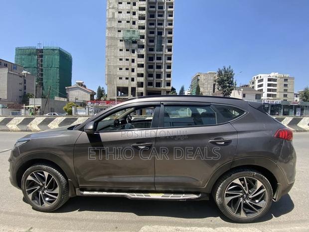 Hyundai Tucson 2018 Brown