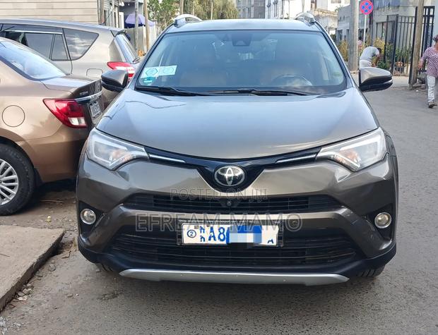 Toyota RAV4 2017 Gray