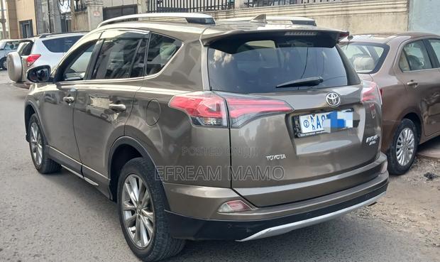 Toyota RAV4 2017 Gray