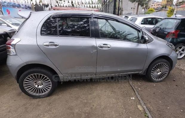 Toyota Yaris 2008 Gray