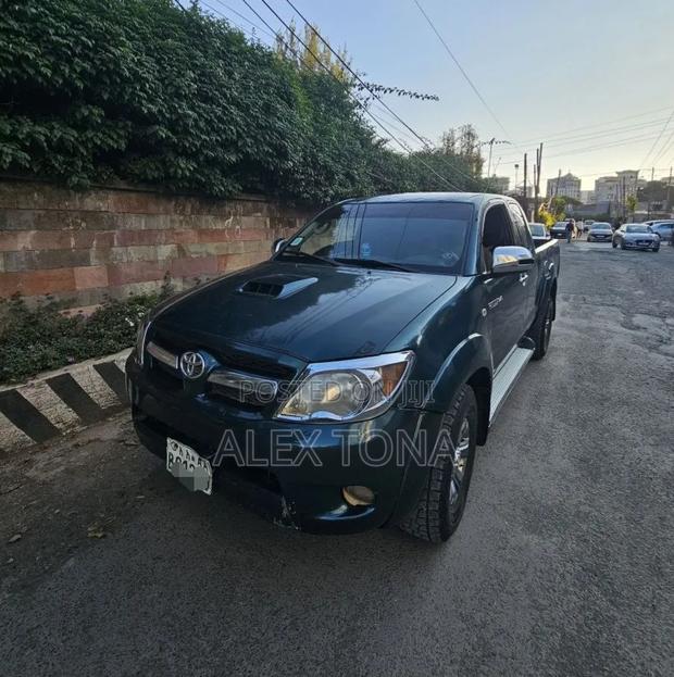 Toyota Hilux 2007 Gray