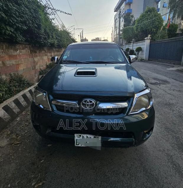 Toyota Hilux 2007 Gray