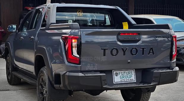 New Toyota Hilux 2026 Blue