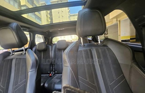 Peugeot 5008 2021 Gray