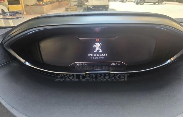 Peugeot 5008 2021 Gray