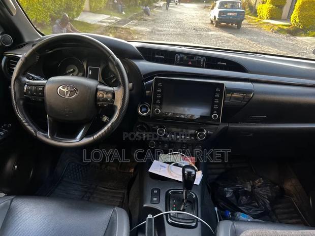 Toyota Hilux 2021 Gray