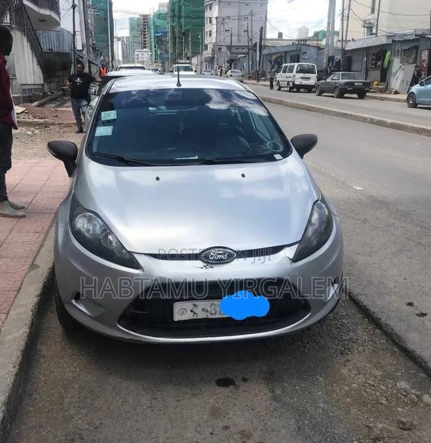 Ford Fiesta 2011 Silver