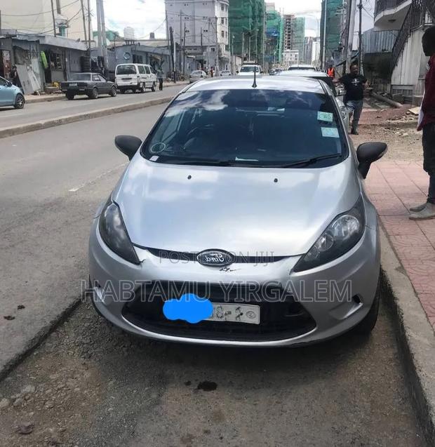 Ford Fiesta 2011 Silver