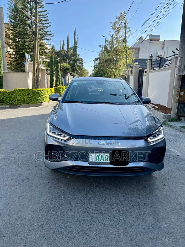 BYD E2 43 kWh 94 hp FWD 2025 Gray