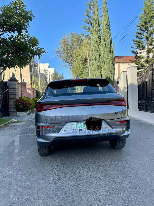 BYD E2 43 kWh 94 hp FWD 2025 Gray