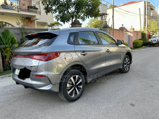 BYD E2 43 kWh 94 hp FWD 2025 Gray