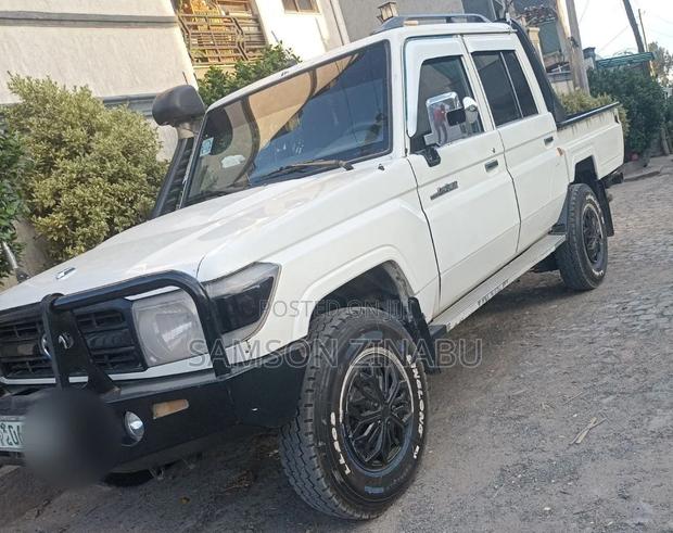 Toyota Land Cruiser 2019 White