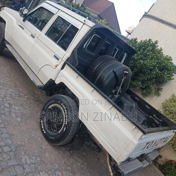 Toyota Land Cruiser 2019 White