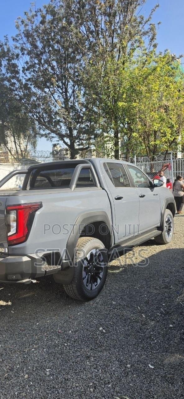 New Toyota Hilux Invincible (Hybrid) 2026 Gray