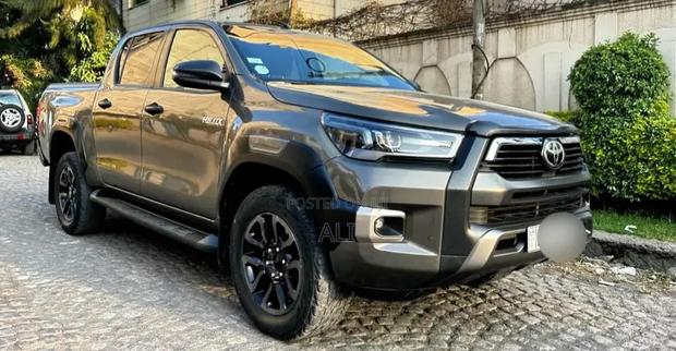 Toyota Hilux 2021 Brown