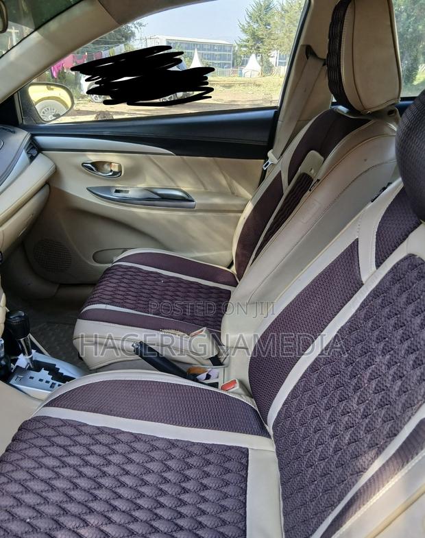 Toyota Yaris 2013 Beige