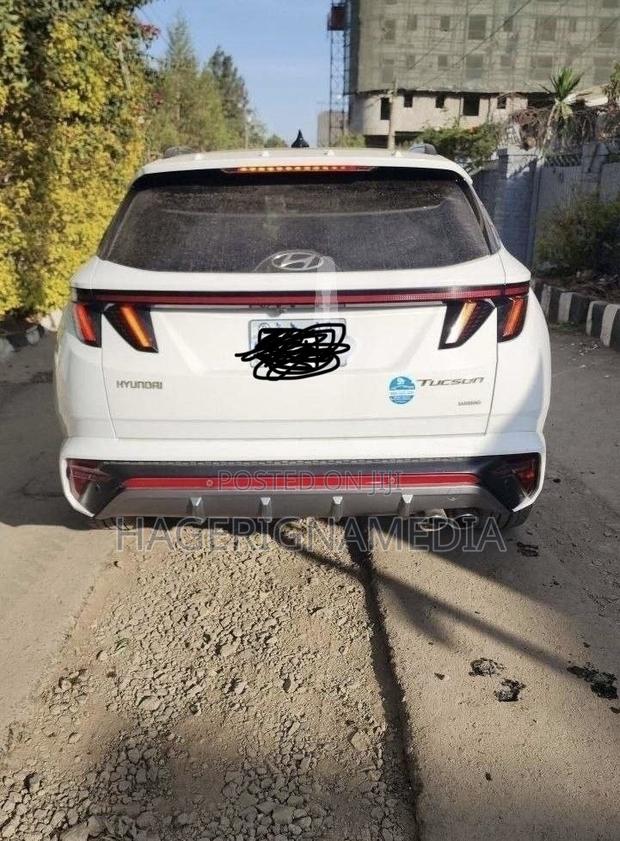 Hyundai Tucson 2022 White