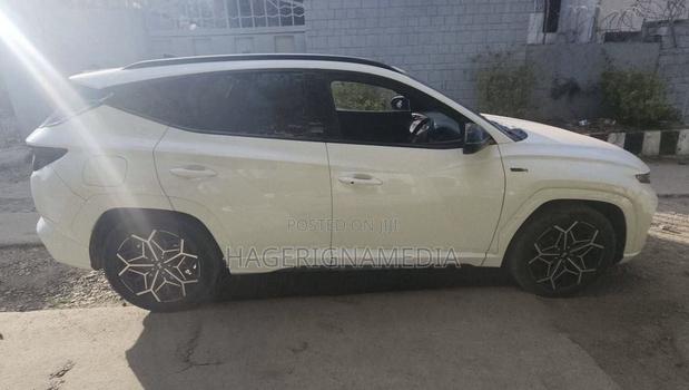 Hyundai Tucson 2022 White