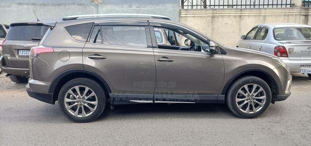Toyota RAV4 2017 Gray